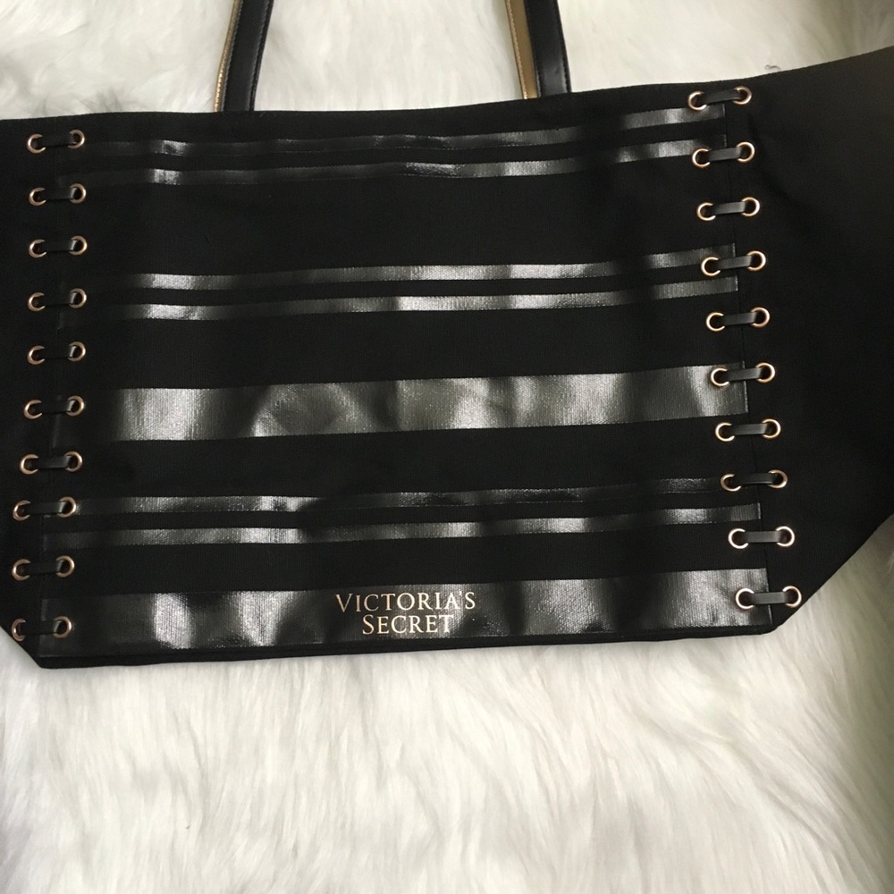NWT Victoria Secret large zippered tote - Picture 2 of 6